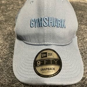 Gymshark snap back cap. One size.
